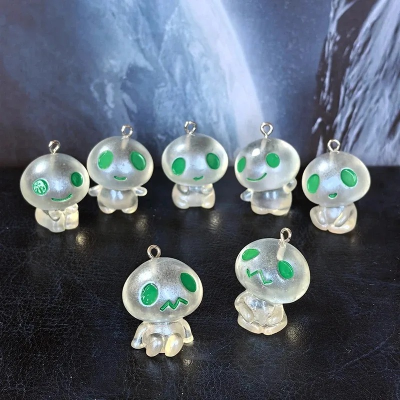 7Pcs Glow In The Dark Alien Re - Resin Art Pendant 评论和价格